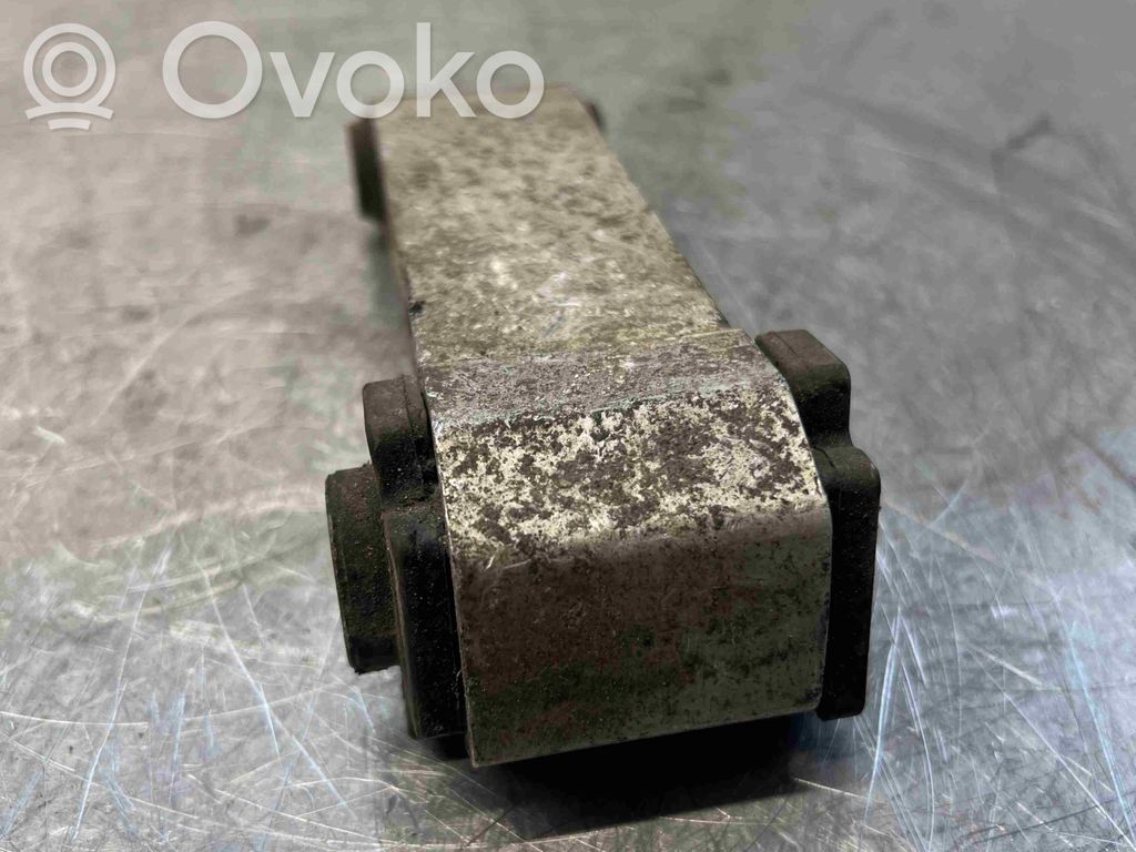 Engine mount bracket   320716,320716