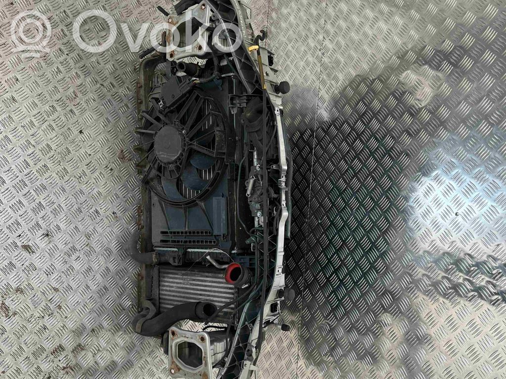 Ford Focus Radiatorių panelė 