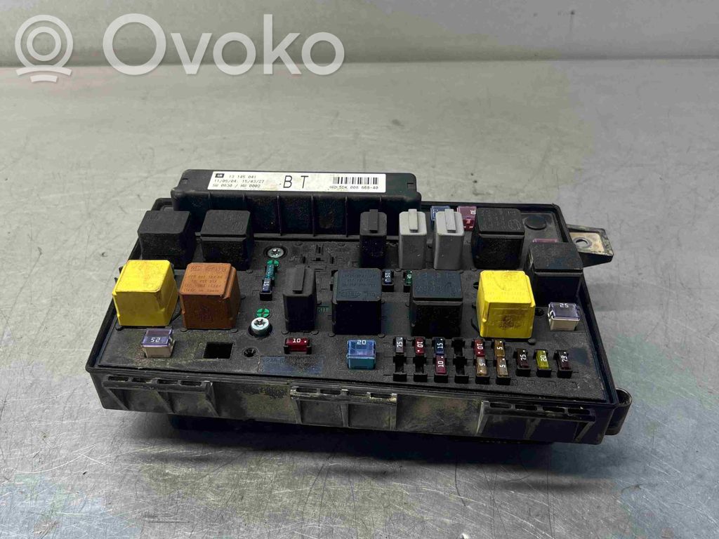 Opel Astra H Fuse module 
