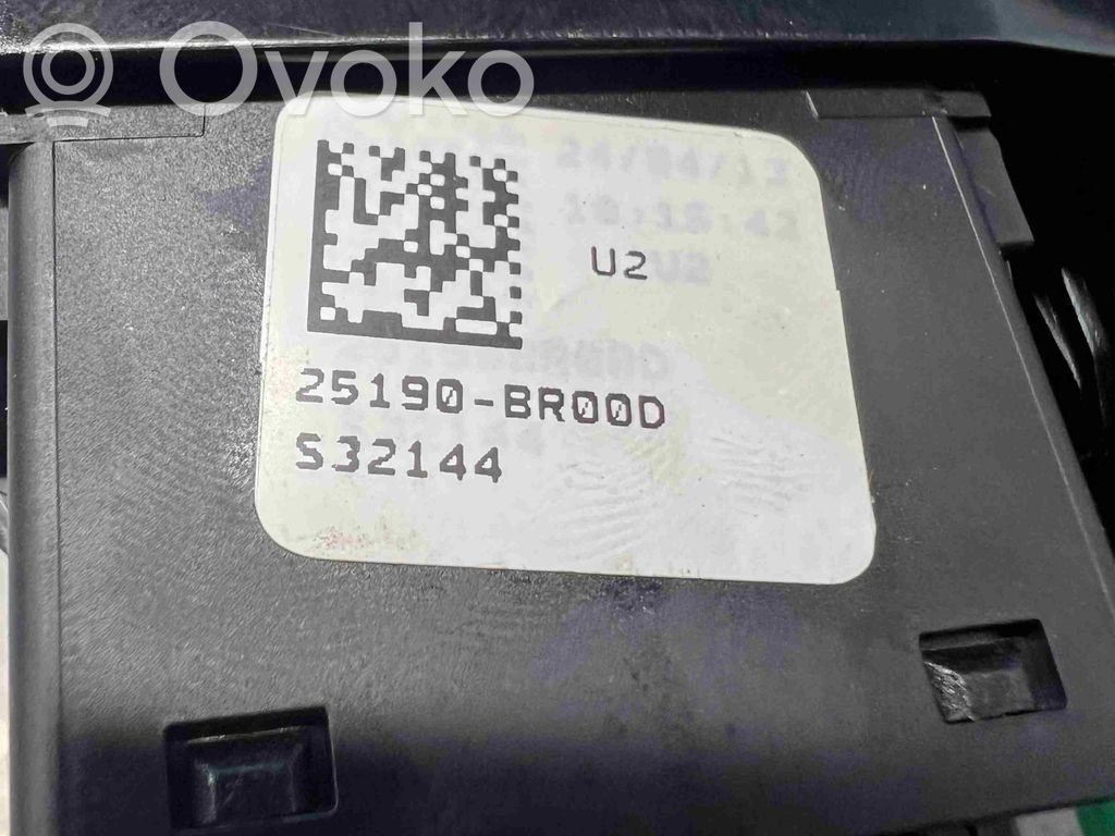 Nissan Qashqai+2 Otros interruptores/perillas/selectores 