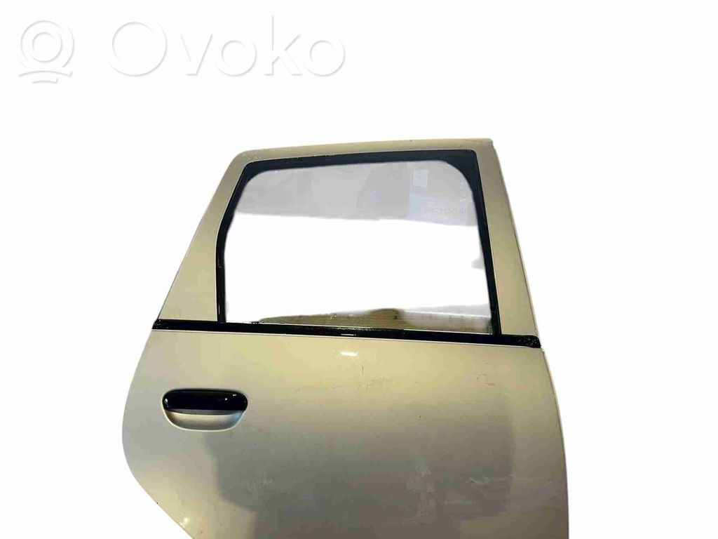Mitsubishi Colt Puerta trasera 