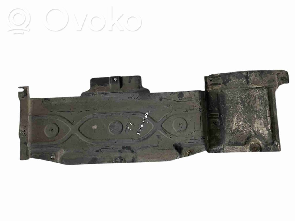 Volkswagen Multivan T5 Osłona tylna podwozia pod bagażnik 