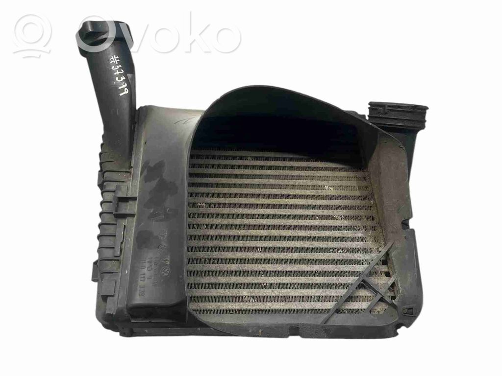 Volkswagen Touareg I Chłodnica powietrza doładowującego / Intercooler 