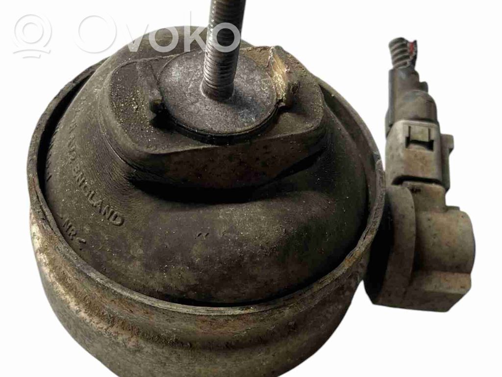 Audi A4 S4 B7 8E 8H Engine mount bracket 
