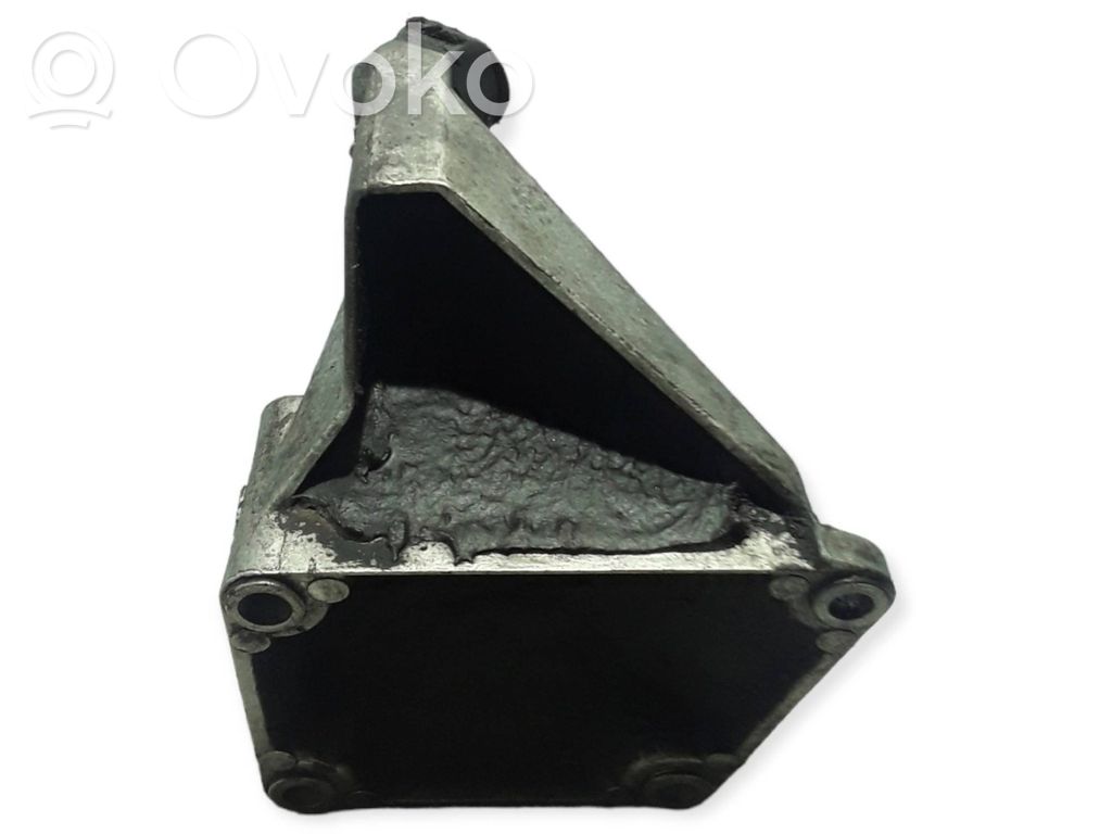 Audi A6 S6 C5 4B Engine mounting bracket 