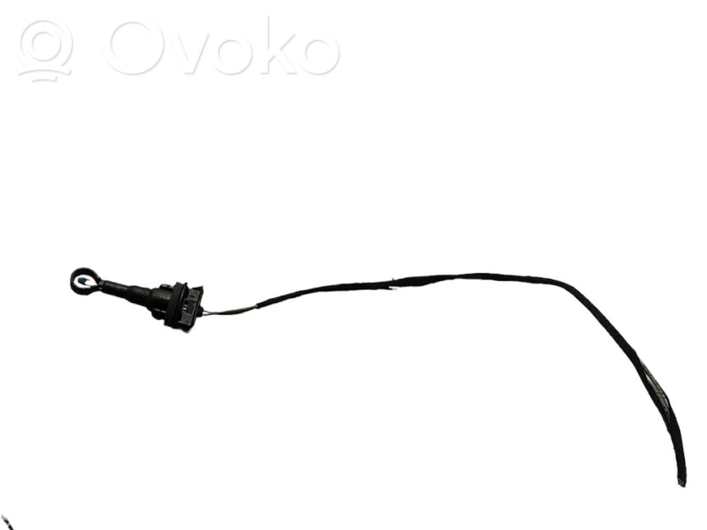 Interior temperature sensor   006667V