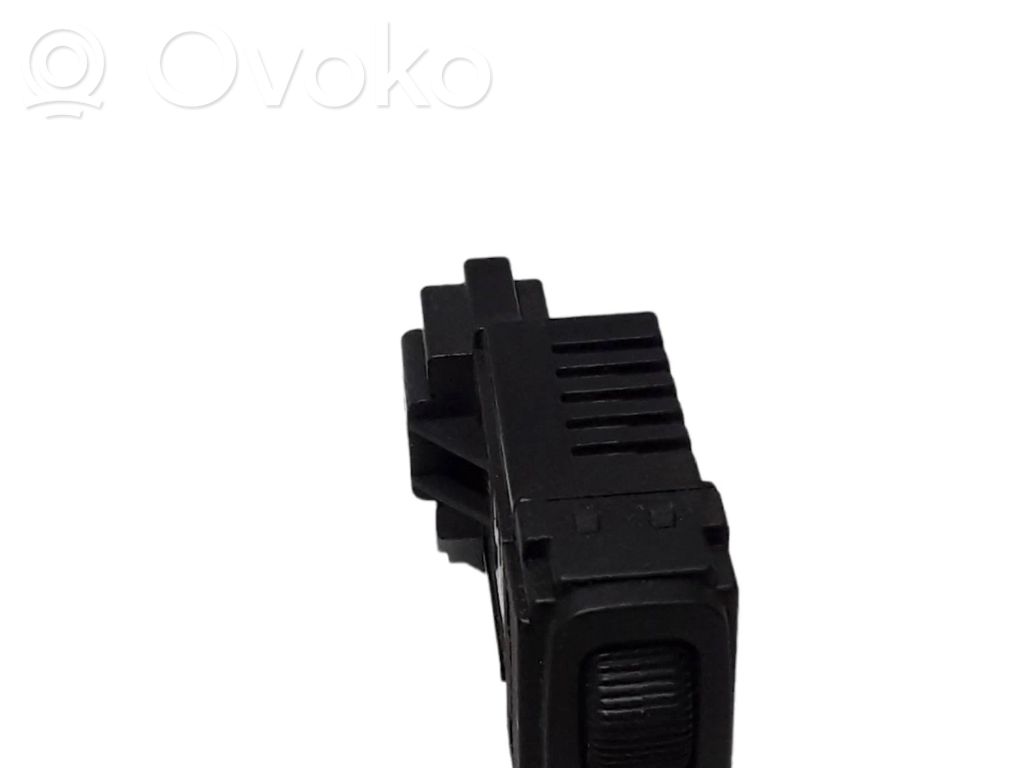 Mitsubishi Pajero Cruise control switch 