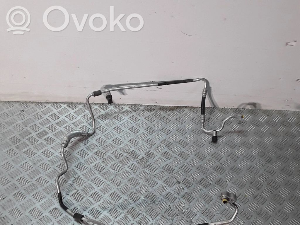 BMW X1 E84 Ilmastointilaitteen putki (A/C) 