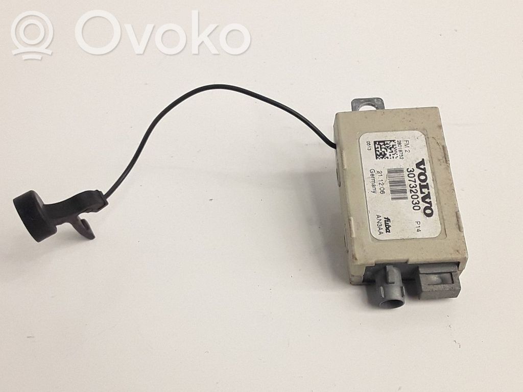 Volvo C30 Aerial antenna amplifier 