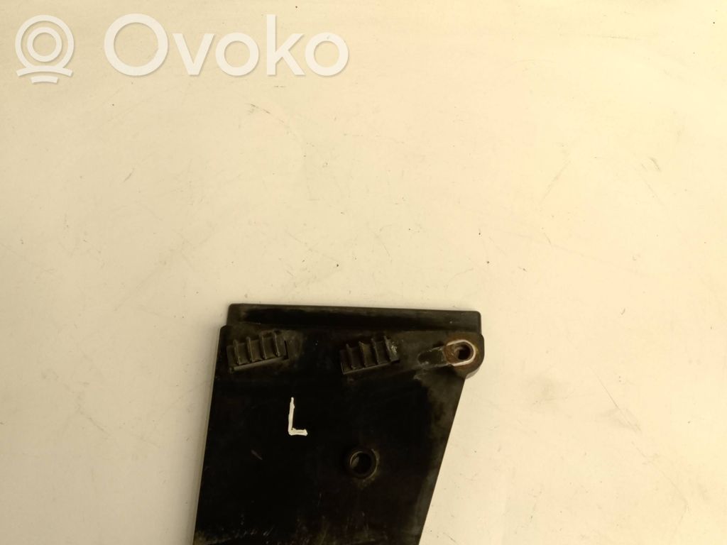Audi A8 S8 D2 4D Bumper support mounting bracket corner 