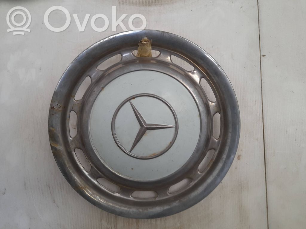 Mercedes-Benz 250 280 W108 R14 wheel hub/cap/trim 