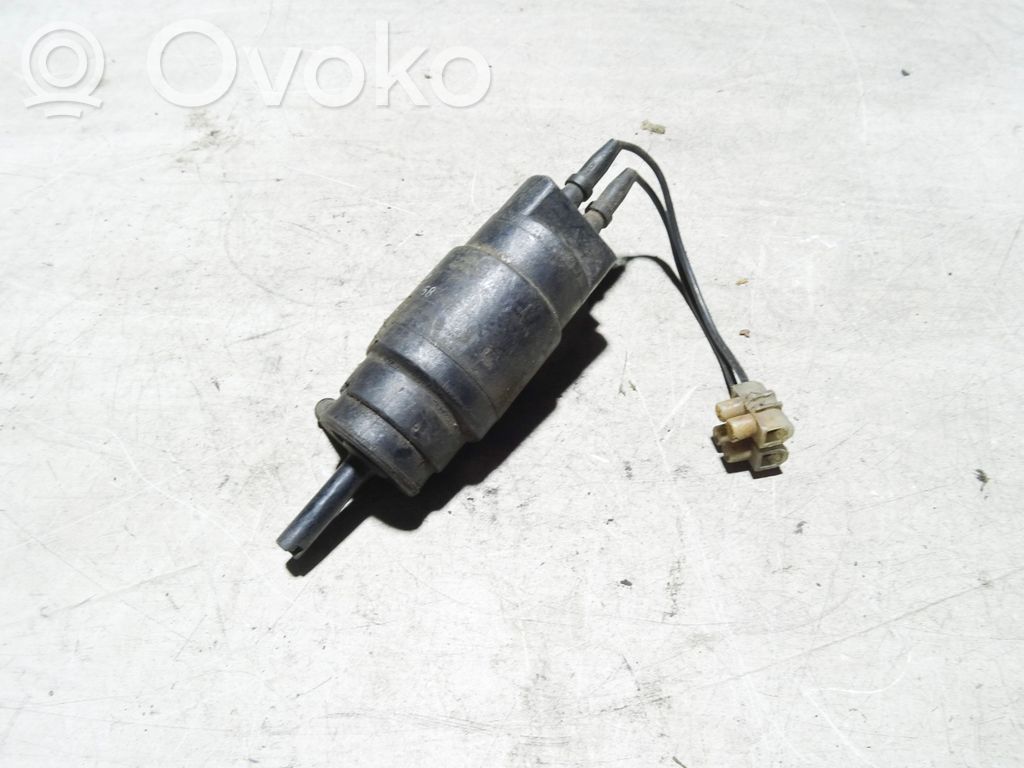 Windscreen/windshield washer pump   1391358