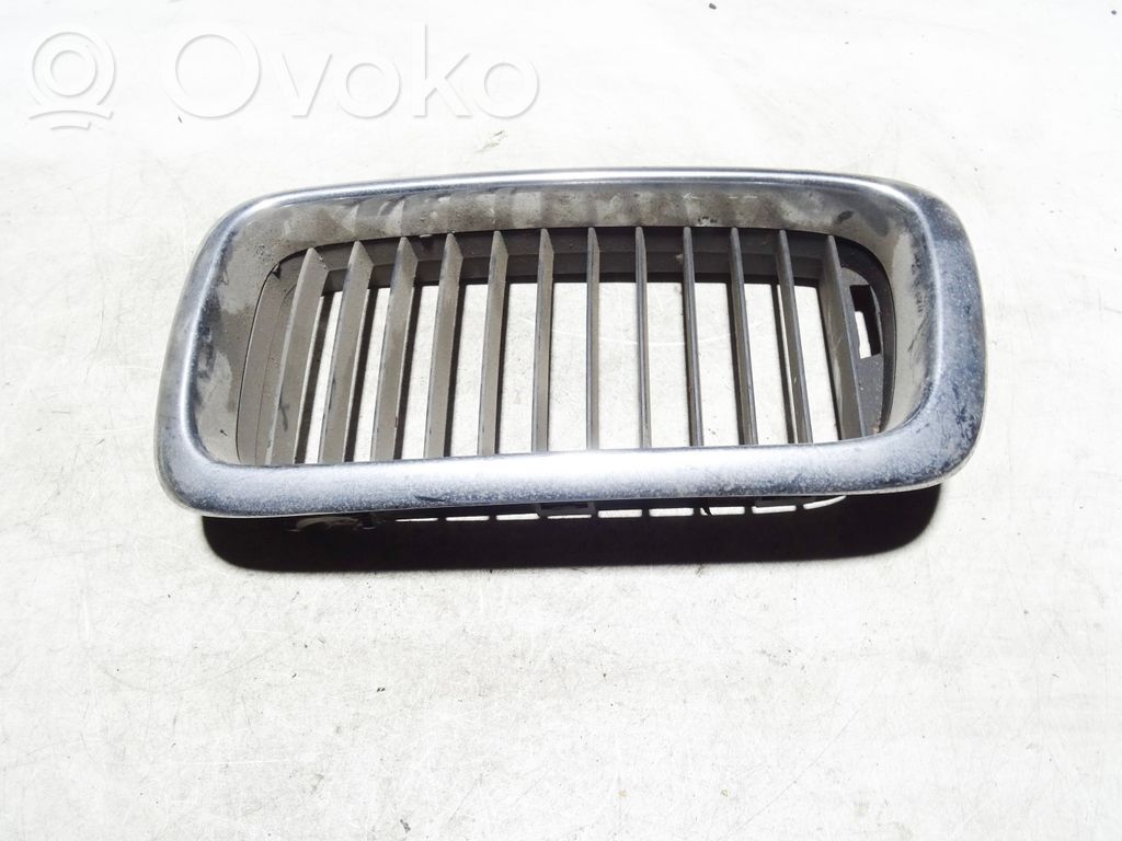 BMW 7 E38 Front grill 