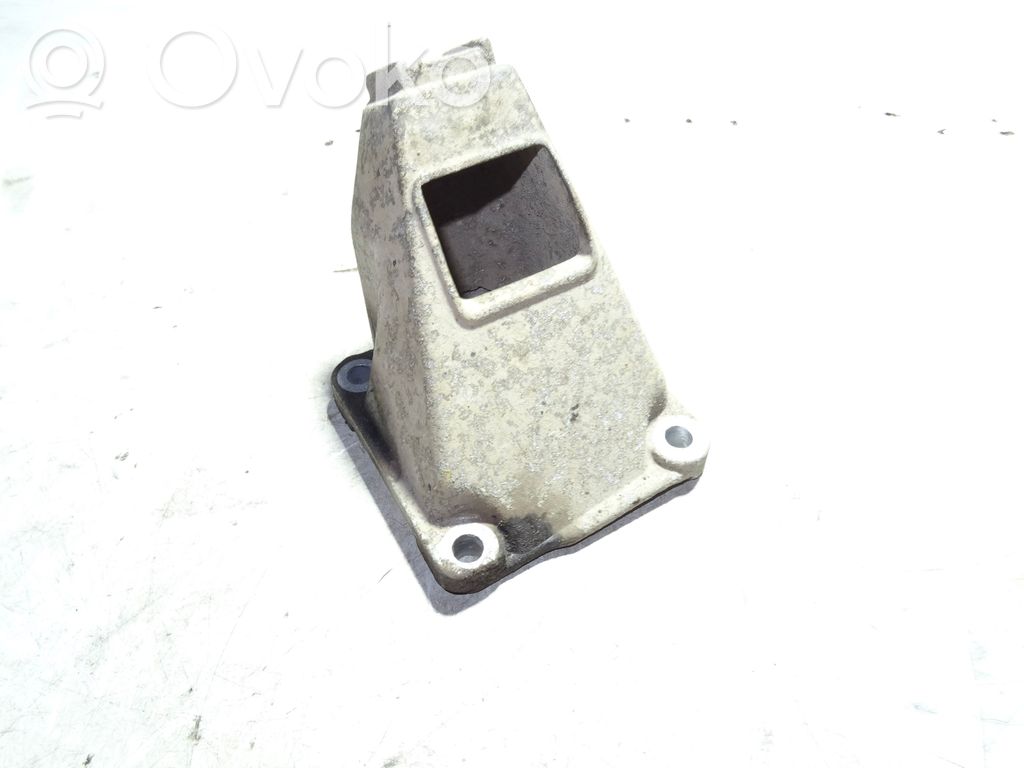 Audi A8 S8 D2 4D Engine mounting bracket 