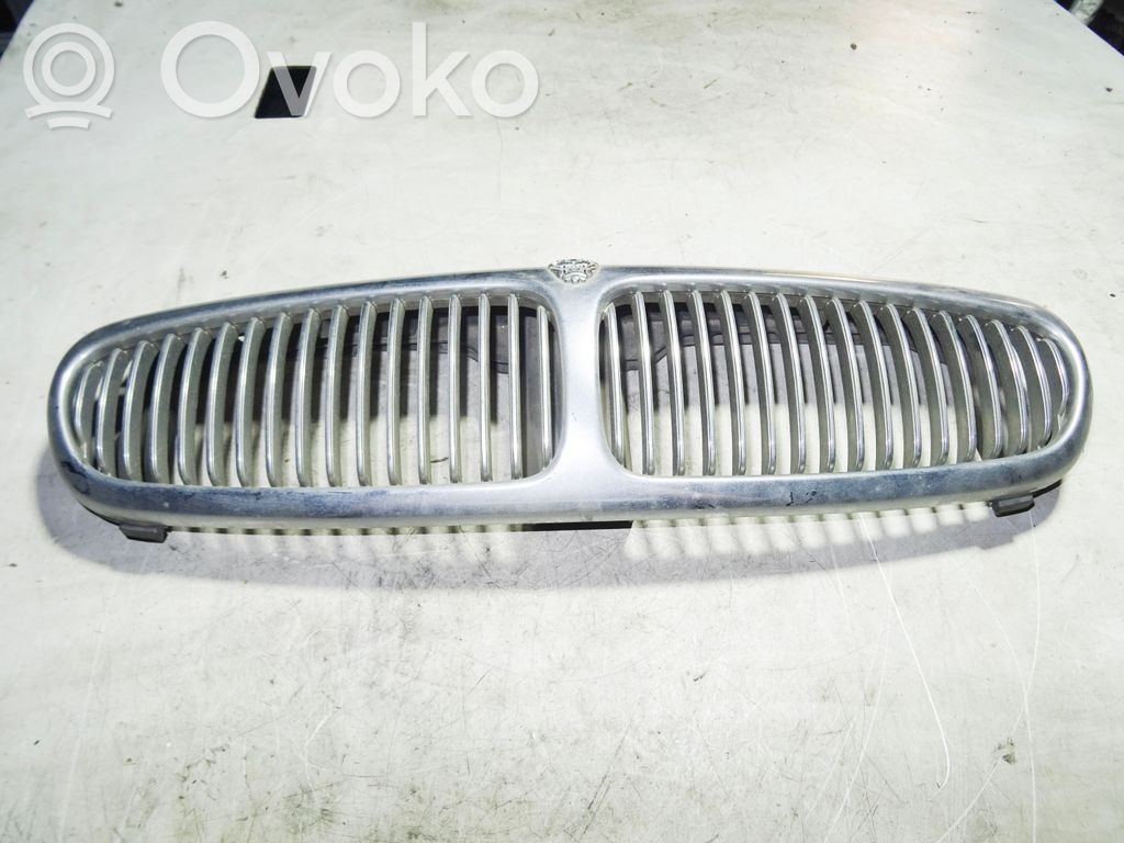 Jaguar X-Type Etusäleikkö 