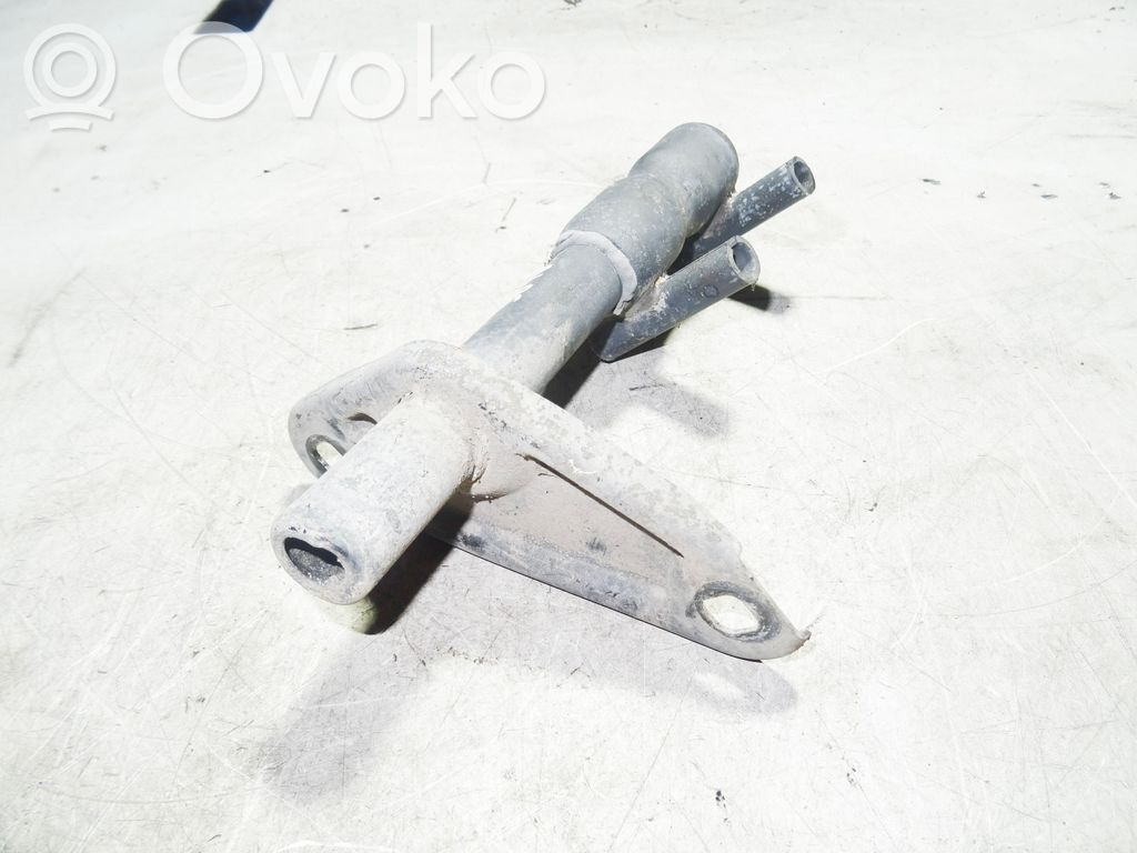 Audi A4 S4 B5 8D Aizmugurē bampera amortizators 