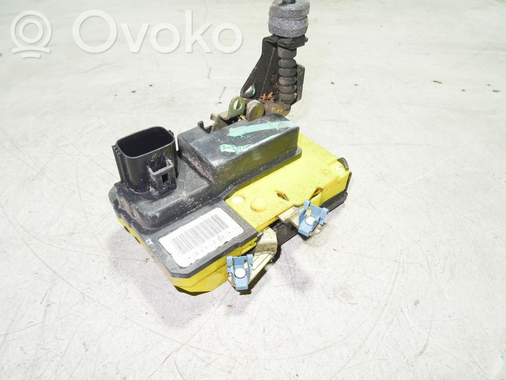 Volvo S80 Priekšpusē slēdzene 