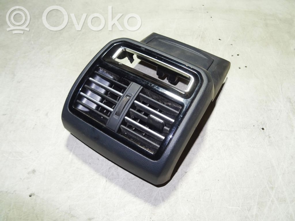 Volkswagen PASSAT B8 Rejilla de ventilación trasera 