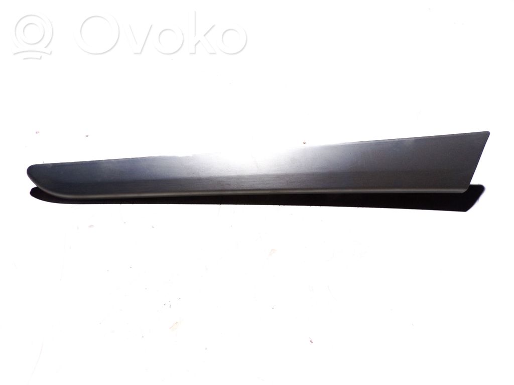 Mercedes-Benz B W245 Listwa drzwi tylnych 