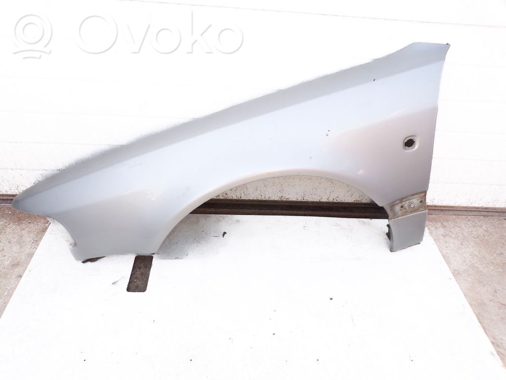 Audi A8 S8 D2 4D Sparnas 