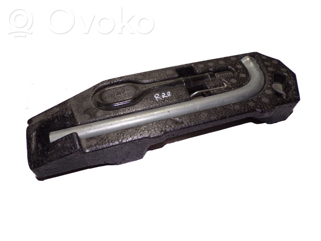 Volkswagen Caddy Tool set 