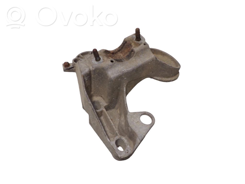 Engine mounting bracket   4B0199352A