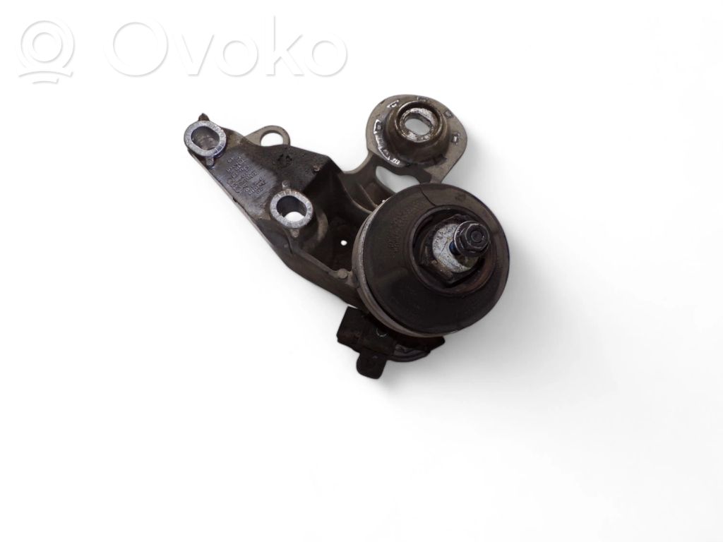 Engine mount bracket   8D0199379K,8E0199352D