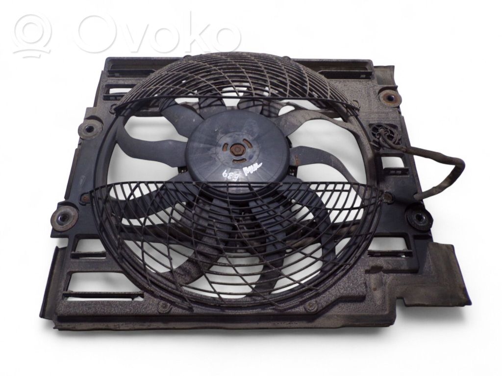 BMW 5 E39 Elektrisks radiatoru ventilators 