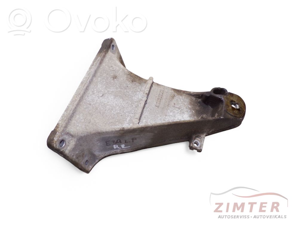 BMW 5 E39 Engine mounting bracket 
