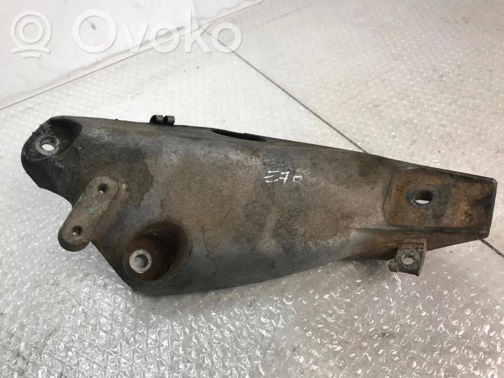 BMW X5 E70 Engine mounting bracket 