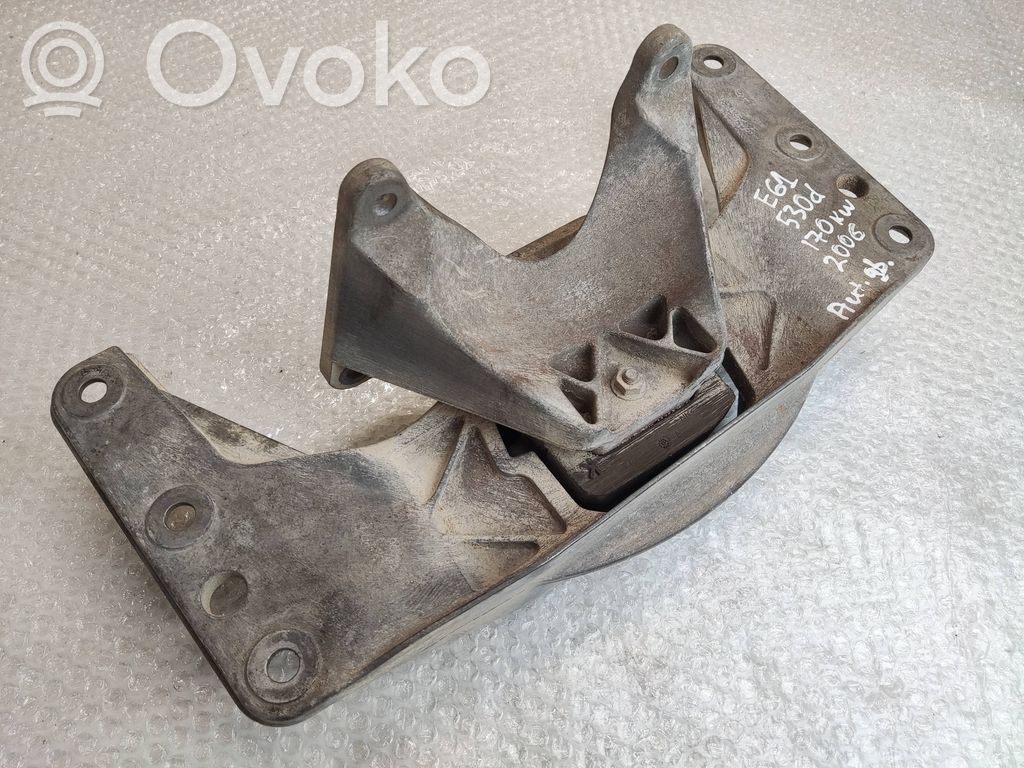 BMW 5 E60 E61 Gearbox mounting bracket 
