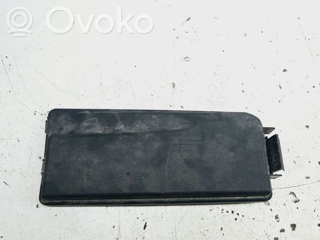 Opel Signum Fuse box cover 