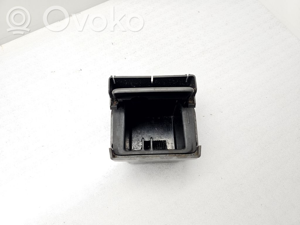 Ashtray (front)   9204995