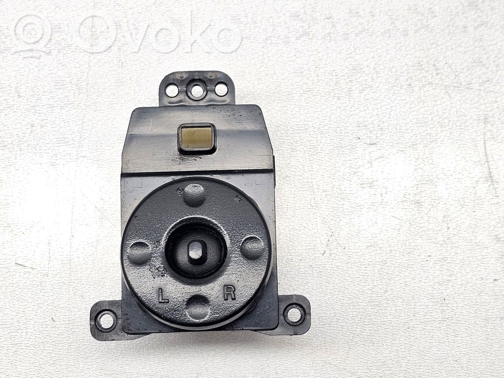 Hyundai Sonata Wing mirror switch 