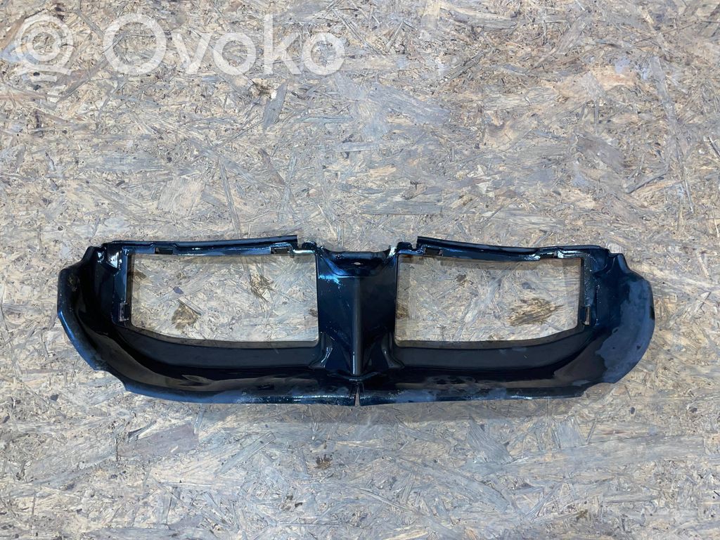 BMW 3 E90 E91 Välijäähdyttimen ilmanohjauksen ilmakanava 