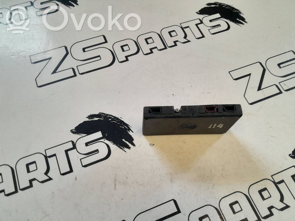 BMW 3 E46 Antenos stiprintuvas 