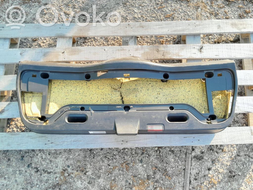BMW 3 E46 Kita bagažinės apdailos detalė 