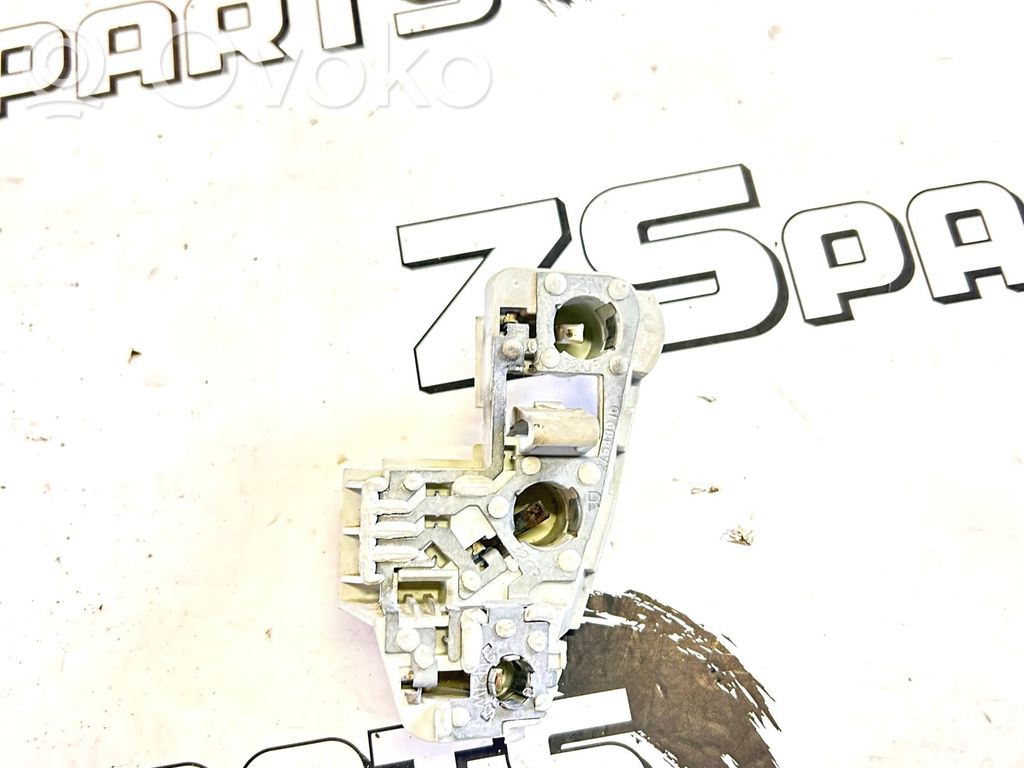 BMW 3 E90 E91 Glühbirnenhalter Heckleuchte 