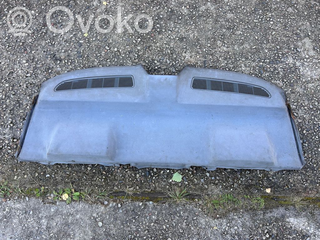 BMW 7 E38 Plage arrière 