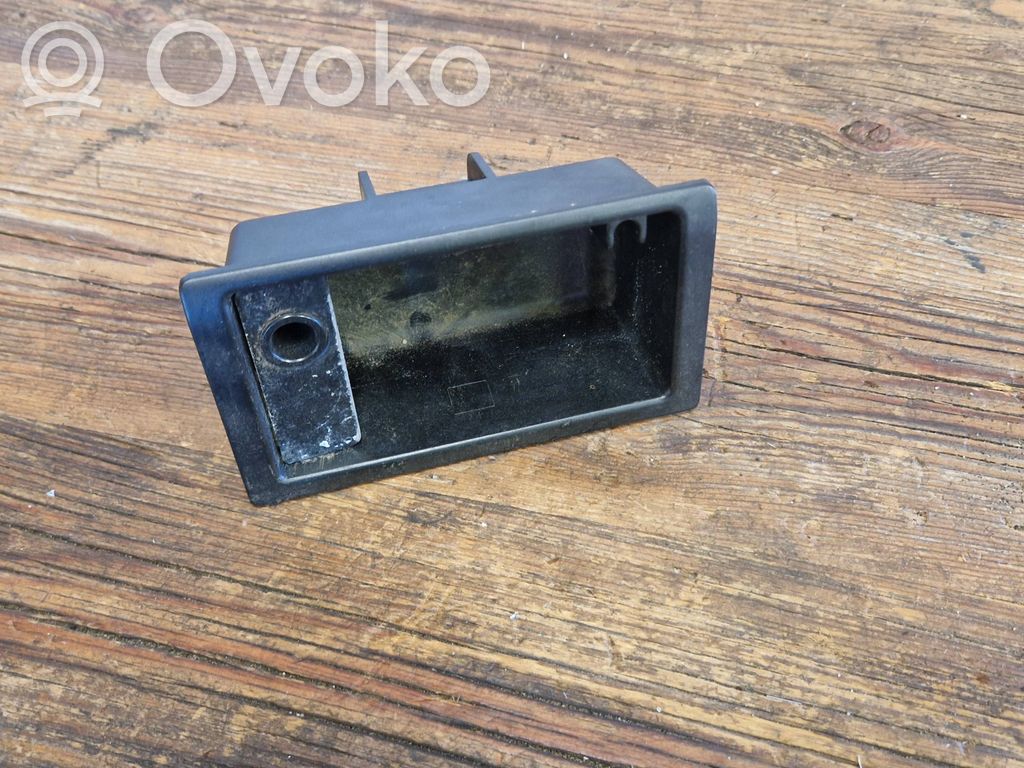 Ashtray (rear)   8225529