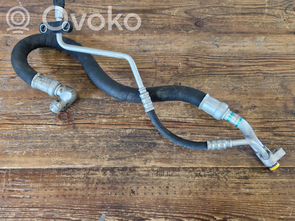 Ilmastointilaitteen putki (A/C)   6951637,64536951637