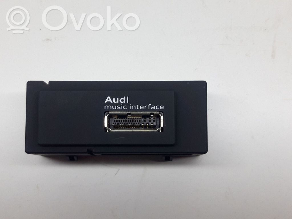 USB interface control unit module   8V0035736