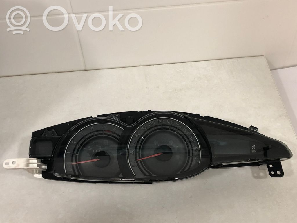 Toyota Verso Licznik / Prędkościomierz 