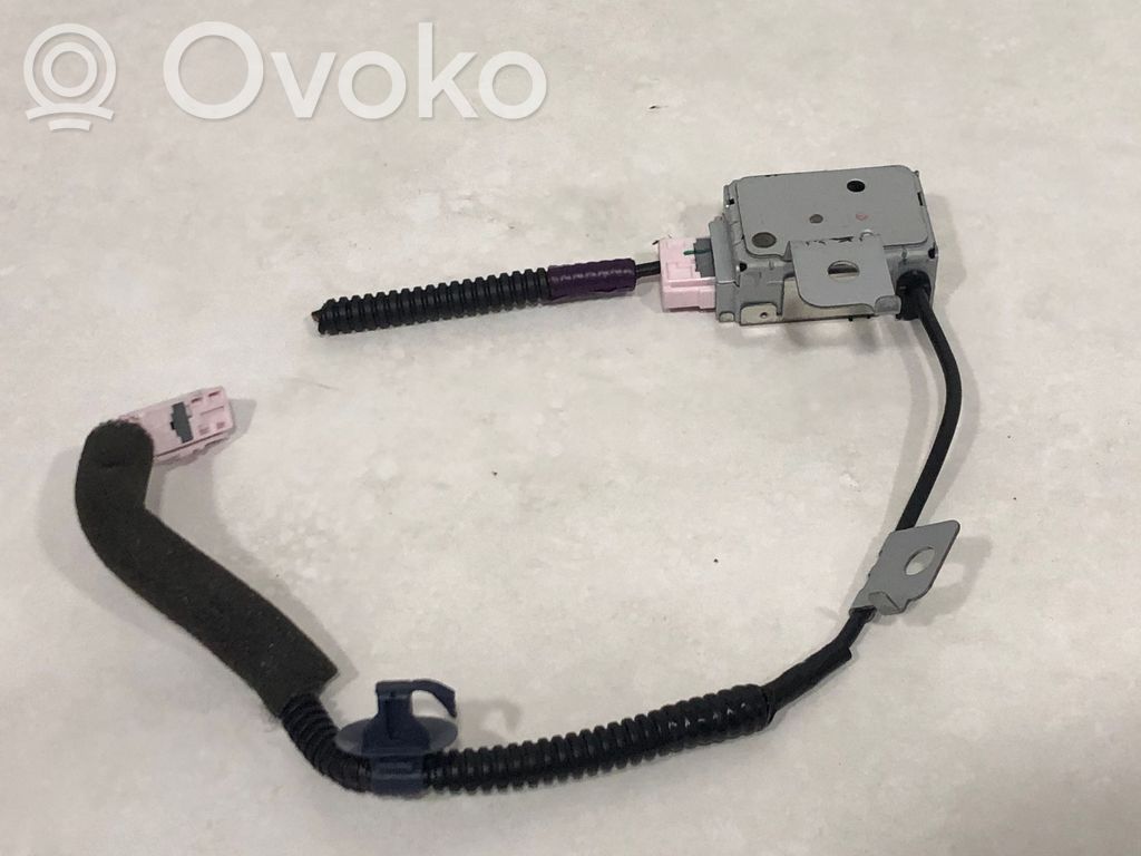 Honda CR-V Antenos stiprintuvas 