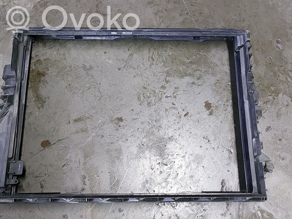 BMW 5 E60 E61 Radiatoru paneļa turētājs (televizora) 