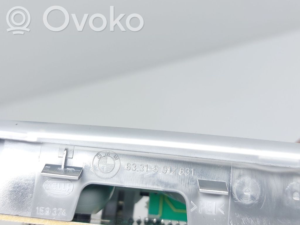 Front seat light   6912631