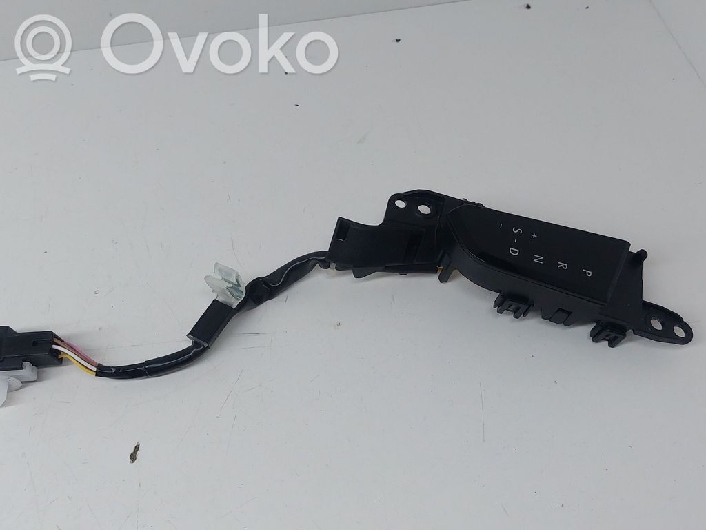 Lexus UX Gear shift selector indicator 