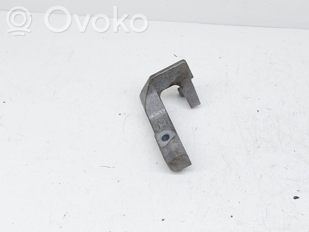 Lexus UX Engine mounting bracket 