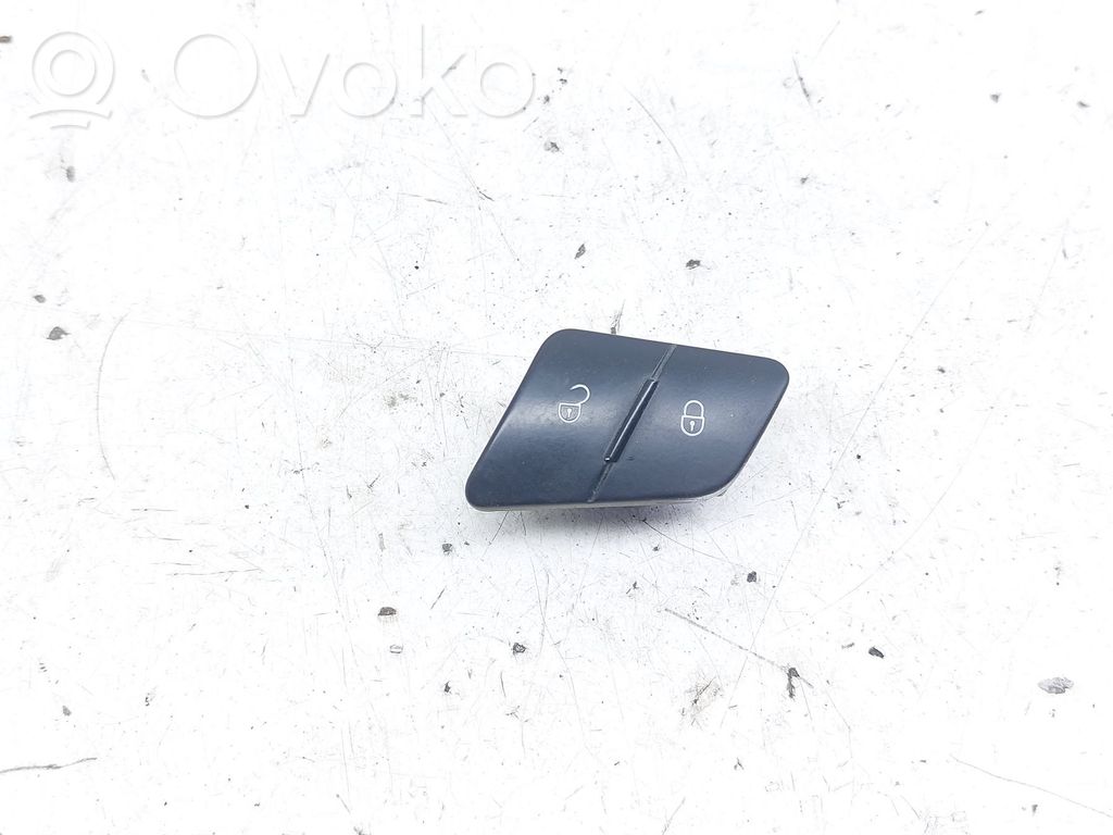Volkswagen PASSAT B6 Central locking switch button 
