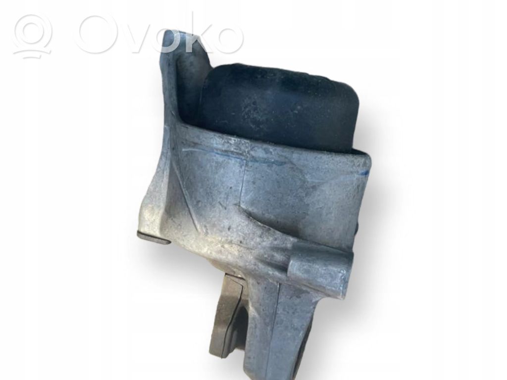 Audi A4 S4 B9 Engine mount bracket 